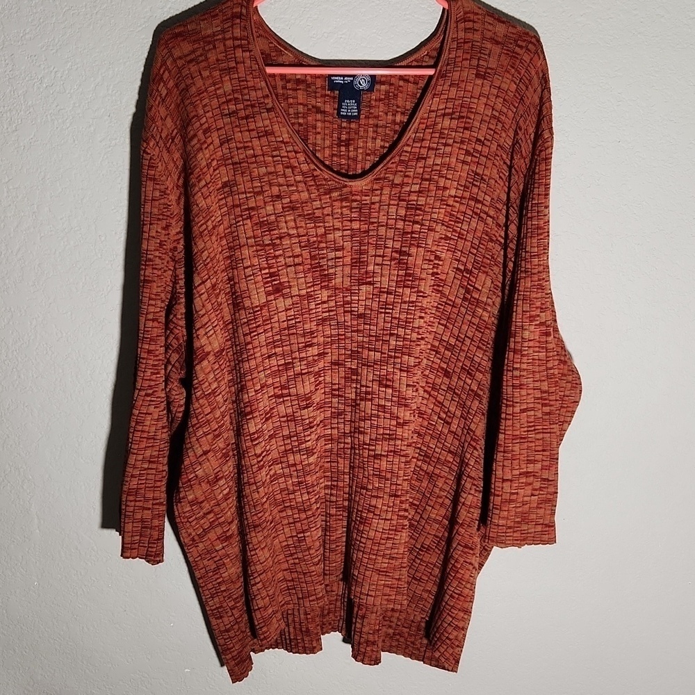 Venezia Sweater Womens Size 26 /28 pink maroon all over print v neck